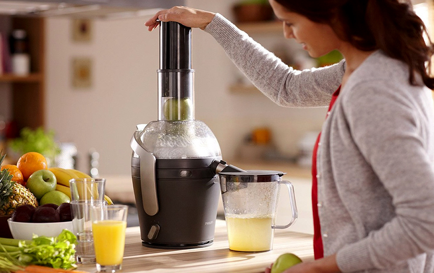 Yksikkö on kytkettävä verkkoon, kun se on koottu kokonaan. Yksikkö on kytkettävä verkkoon, kun se on koottu kokonaan.