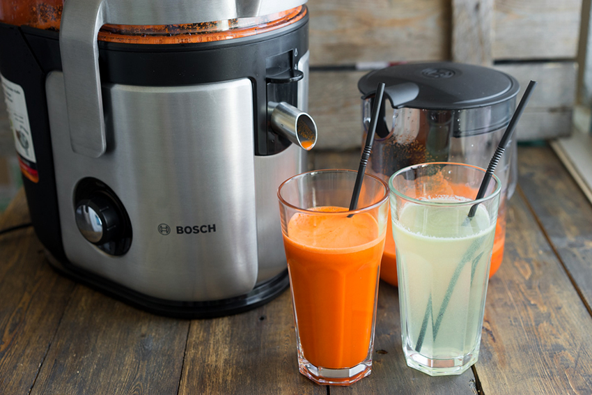 Bosch MES4010 Vità Juice4 -juorimehu on varustettu 1,5 litran mehusäiliöllä Bosch MES4010 Vità Juice4 -juorimehu on varustettu 1,5 litran mehusäiliöllä