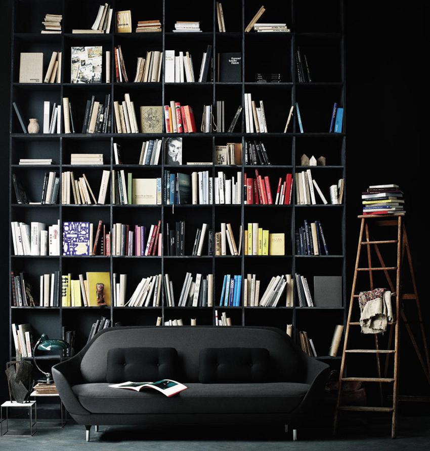 For produksjon av bokhyller brukes tre, plast, sponplater, glass og andre materialer For produksjon av bokhyller brukes tre, plast, sponplater, glass og andre materialer