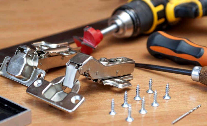 Det er viktig å kjøpe beslag og fester av høy kvalitet til skapet Det er viktig å kjøpe beslag og fester av høy kvalitet til skapet