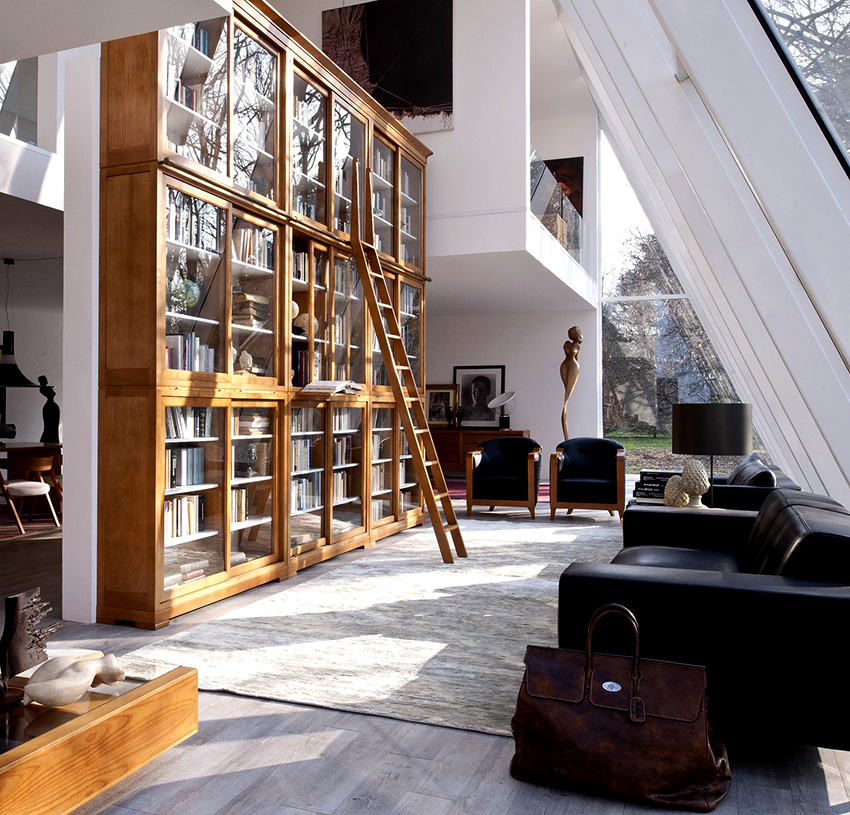 Bokhyller utstillingsvinduer er en dekorasjon av lokalene Bokhyller utstillingsvinduer er en dekorasjon av lokalene