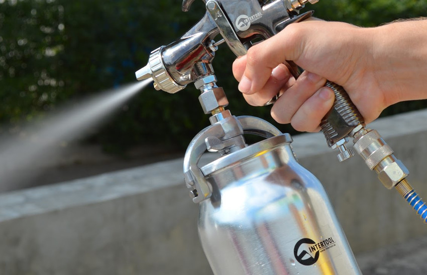 Pe baza unui pistol de pulverizare, puteți face, de asemenea, un sandblaster Pe baza unui pistol de pulverizare, puteți face, de asemenea, un sandblaster