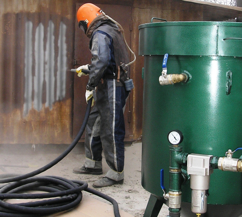 Utilizarea componentelor de înaltă calitate la fabricarea unei mașini de sablat cu propriile mâini va asigura fiabilitatea produsului Utilizarea componentelor de înaltă calitate la fabricarea unei mașini de sablat cu propriile mâini va asigura fiabilitatea produsului