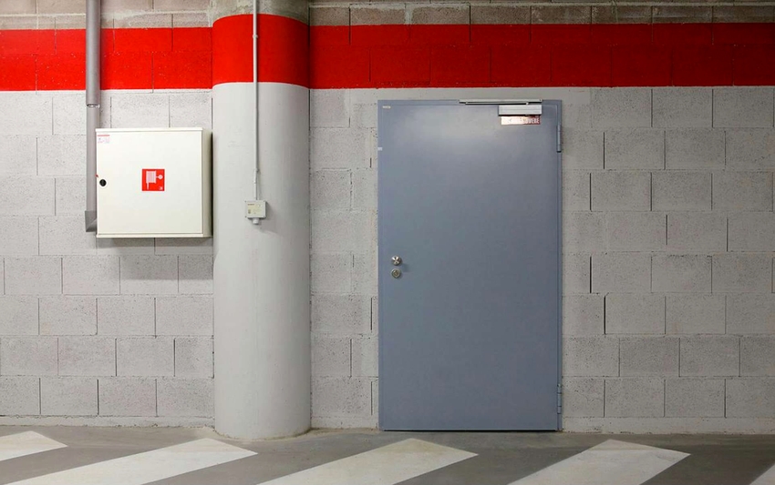 Prețul mediu al unei uși ignifuge din metal cu o singură frunză este de 12 mii de ruble Prețul mediu al unei uși ignifuge din metal cu o singură frunză este de 12 mii de ruble