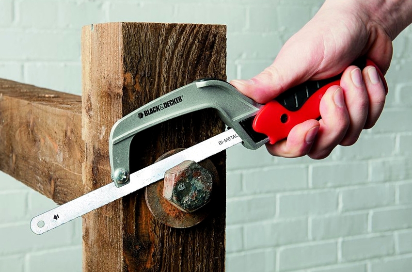 Ang mga manu-manong hacksaw para sa metal ay maaaring magkaroon hindi lamang ng iba't ibang elemento ng paggupit, kundi pati na rin ng mismong hugis ng produkto Ang mga manu-manong hacksaw para sa metal ay maaaring magkaroon hindi lamang ng iba't ibang elemento ng paggupit, kundi pati na rin ng mismong hugis ng produkto