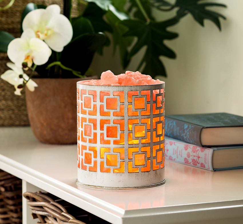 No es recomana utilitzar el llum de sal en una habitació extremadament humida No es recomana utilitzar el llum de sal en una habitació extremadament humida