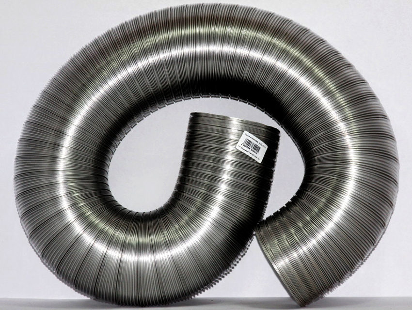 În plus, conductele de evacuare pot fi rigide sau flexibile. În plus, conductele de evacuare pot fi rigide sau flexibile.