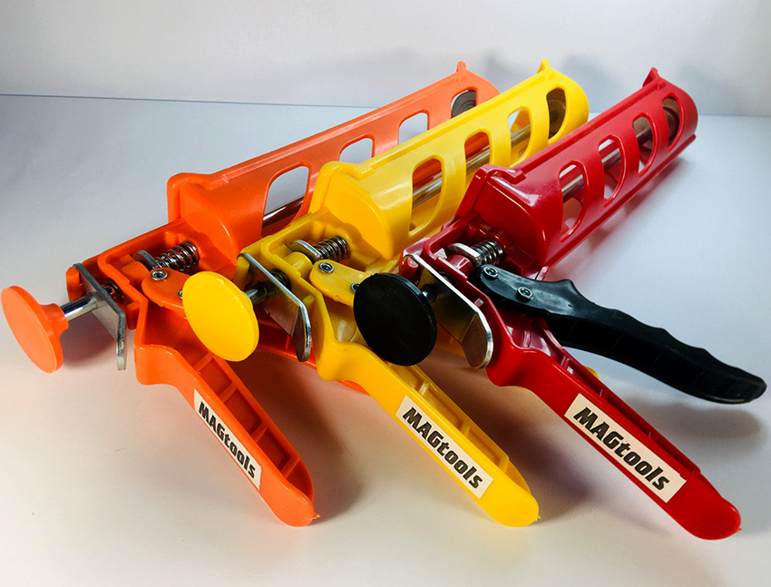 Τα πιστόλια υγρών νυχιών έρχονται σε πνευματικά, ηλεκτρικά και μηχανικά Τα πιστόλια υγρών νυχιών έρχονται σε πνευματικά, ηλεκτρικά και μηχανικά