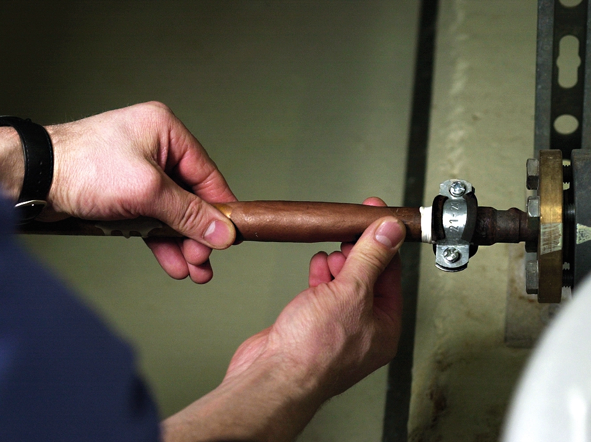 Hàn lỏng có thể được sử dụng để sửa chữa các vật kim loại, bộ tản nhiệt, đường ống, đồ dùng, v.v. Hàn lỏng có thể được sử dụng để sửa chữa các vật kim loại, bộ tản nhiệt, đường ống, đồ dùng, v.v.