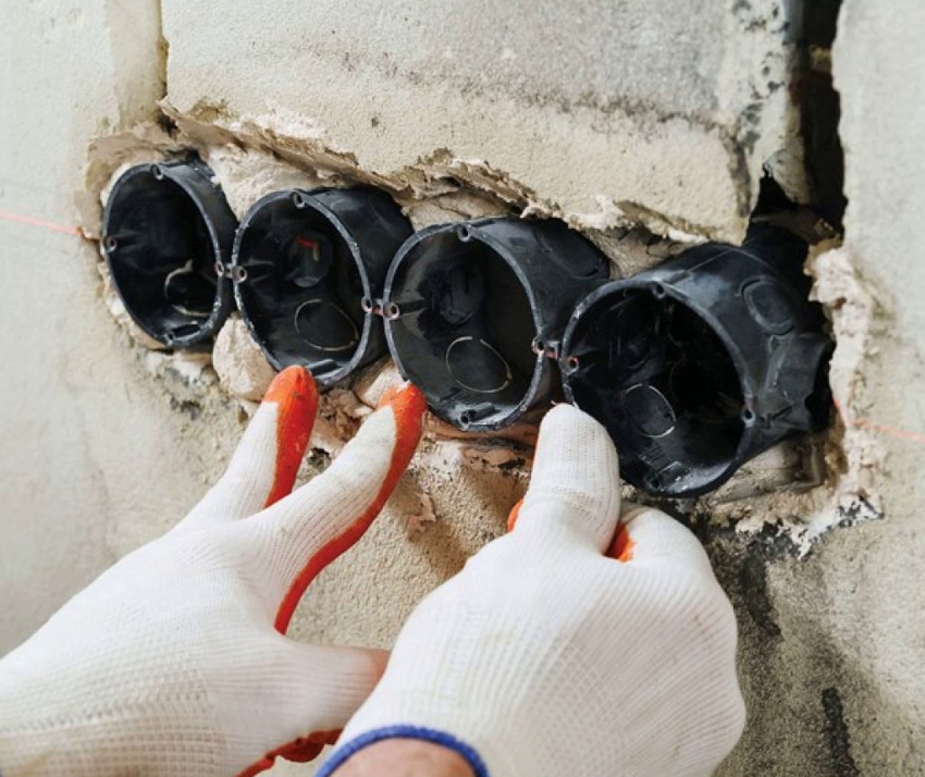 Til installation i bærende vægge bruges oftest dybe briller. Til installation i bærende vægge bruges oftest dybe briller.