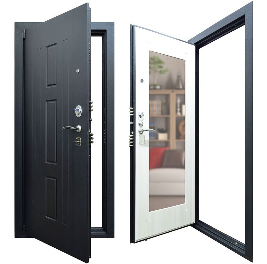 Trekk til inngangsdøren med et speil på innsiden Trekk til inngangsdøren med et speil på innsiden