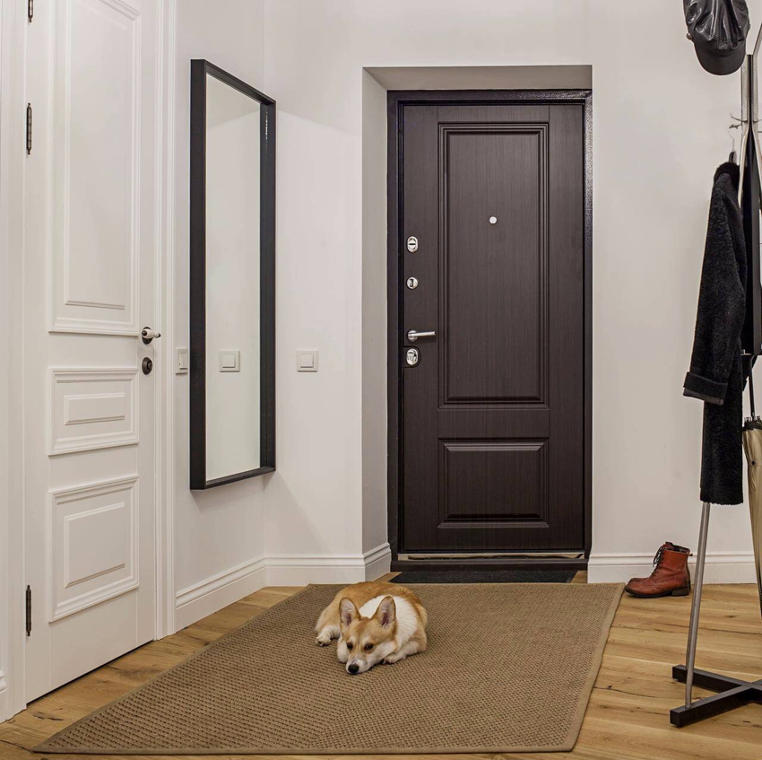 En bunnplate av kryssfiner brukes best til installasjon i en leilighet i stedet for et hus En bunnplate av kryssfiner brukes best til installasjon i en leilighet i stedet for et hus