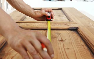 Reparation af indvendige døre: interessante ideer til restaurering af malerier