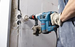 Installation of socket outlets in concrete walls and thin plasterboard partitions