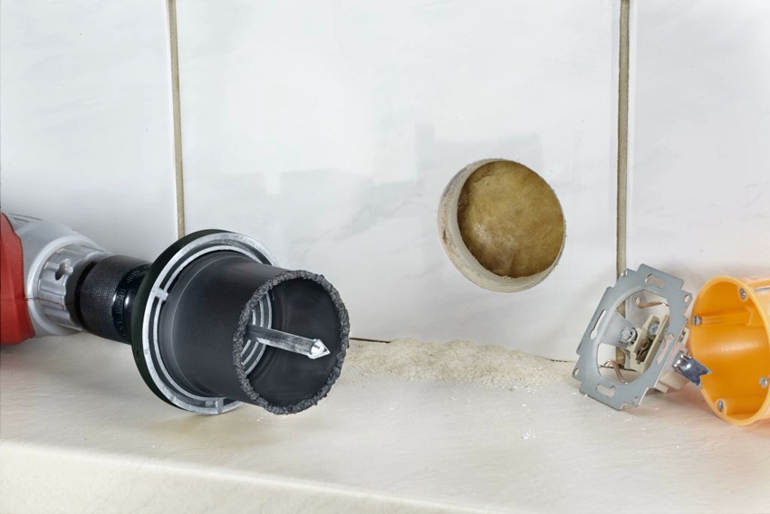 Vytváranie otvorov v tenkých stenách je oveľa jednoduchšie ako v betóne Vytváranie otvorov v tenkých stenách je oveľa jednoduchšie ako v betóne