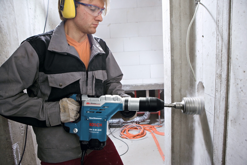 Korunka na vŕtanie otvorov sa vyberá na základe materiálu steny Korunka na vŕtanie otvorov sa vyberá na základe materiálu steny