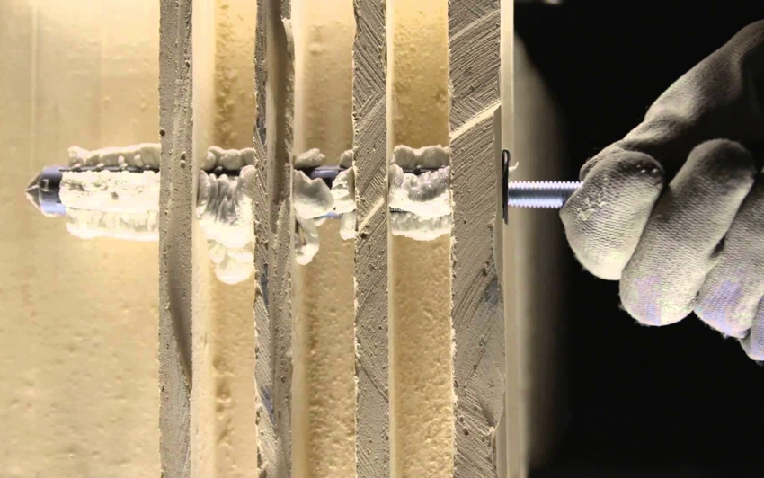 Du kan styrke dyvelen med flydende negle eller gips Du kan styrke dyvelen med flydende negle eller gips