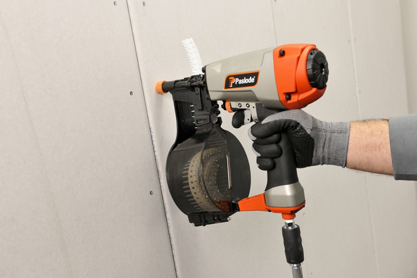 Die Luftpistole kann mit einer Geschwindigkeit von 3-5 Schüssen pro Sekunde betrieben werden Die Luftpistole kann mit einer Geschwindigkeit von 3-5 Schüssen pro Sekunde betrieben werden