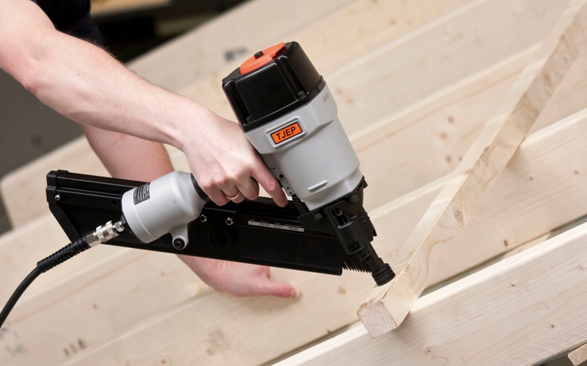 Die Geschwindigkeit des Hammers beträgt 1 Schuss pro Sekunde Die Geschwindigkeit des Hammers beträgt 1 Schuss pro Sekunde