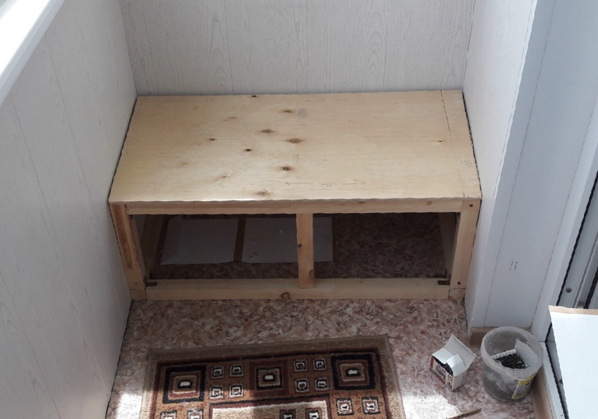 Disposição da superfície do sofá com caixas de armazenamento Disposição da superfície do sofá com caixas de armazenamento