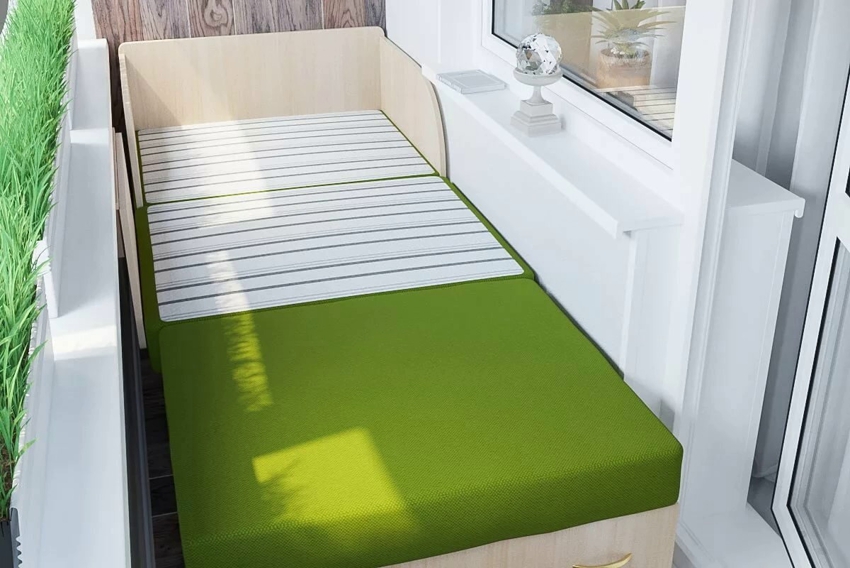 Sofá dobrável na varanda Sofá dobrável na varanda