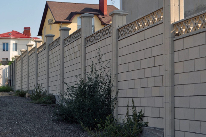 Kukly chránia plot pred prenikaním vlhkosti Kukly chránia plot pred prenikaním vlhkosti