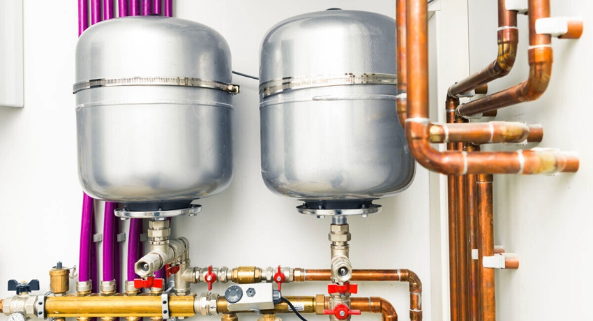 Ausgleichsbehälter - ein wesentlicher Bestandteil des Heizungssystems Ausgleichsbehälter für offene Heizung und geschlossene Behälter für die Warmwasserversorgung